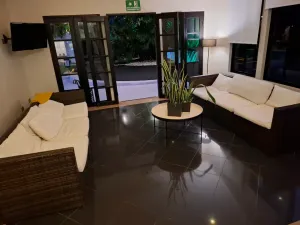 Hotel Mango Review: The Best Airport Hotel in San José, Costa Rica?
